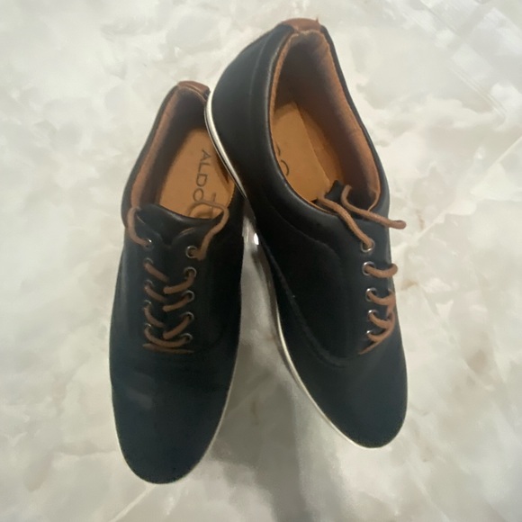 Also men’s shoes - Picture 6 of 7